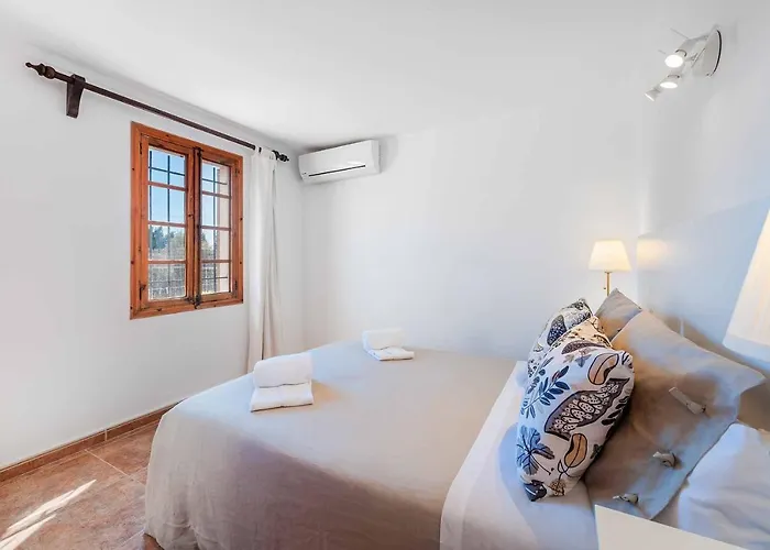 - 4079-63 Mallorca * Puerto Pollensa